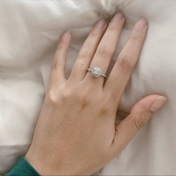 ❌SOLD❌Tiffany diamond ring size 4.0 - Picture 5 of 8